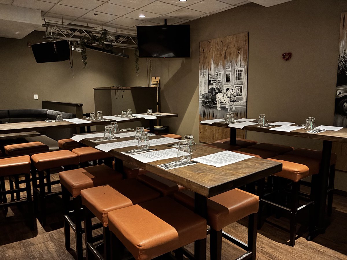 Looks quiet now but in about 90 minutes this room will be packed for my latest beer pairing evening at ⁦<a href="/Underground_edm/">The Underground</a>⁩