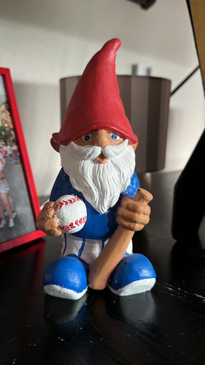 Father’s Day gift from the kids. His name is Maniac. On display for the first time in need. Let’s roll. #BeHereForIt #MMCS #MondayMorningManiacs #MondayMorningCubsShow <a href="/barstoolcarl/">carl</a>