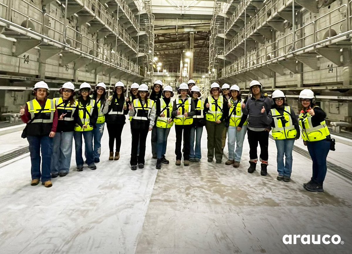👷🏻‍♀️🌿 Mujeres que lideran, inspiran y construyen el mañana.

En el marco del Día de la Mujer en Ingeniería, más de 80 estudiantes de la Universidad del Desarrollo, Universidad del Bío Bío, Universidad de Concepción y Universidad Austral de Chile visitaron nuestras operaciones de