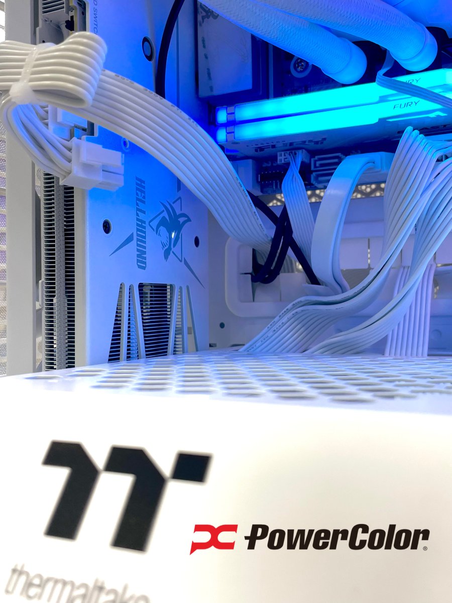 おはカラ。

Hellhound Radeon RX 9060 XT🐺
Spectral White
ｷﾗﾘ✨

#PowerColor 
 #パワカラフォト