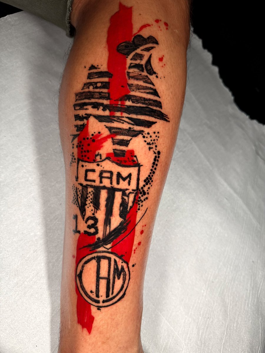 ThiagoScap's tweet photo. Tattoo do @atletico feita pro @leonardo.marcelo.20 
.
Orçamento e agendamento (31) 984549092. 
.
#galonapele #aquiegalo #sketch #galo #blackwork #blackredwork https://t.co/Z7q2FcjLv6