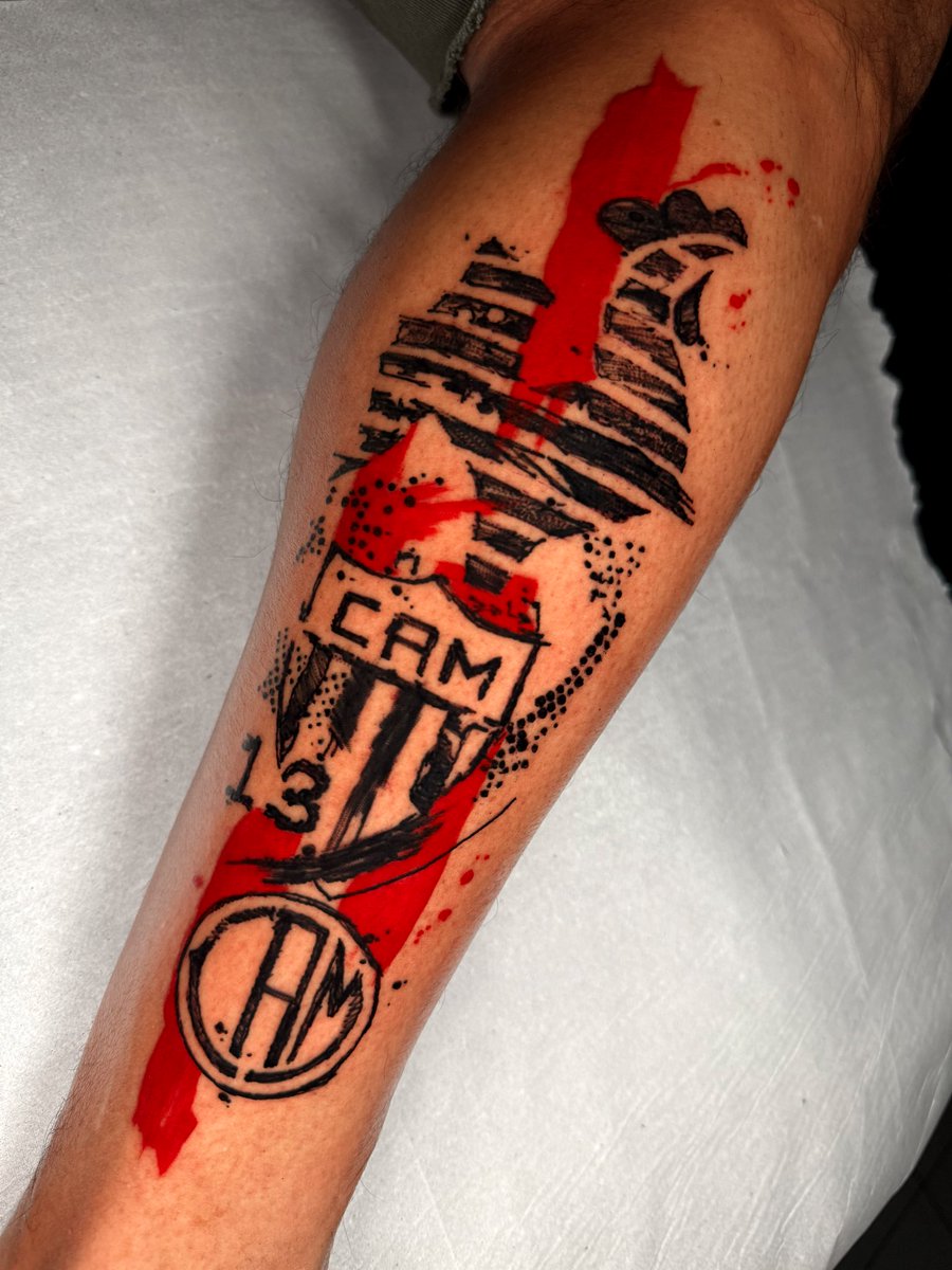 ThiagoScap's tweet photo. Tattoo do @atletico feita pro @leonardo.marcelo.20 
.
Orçamento e agendamento (31) 984549092. 
.
#galonapele #aquiegalo #sketch #galo #blackwork #blackredwork https://t.co/Z7q2FcjLv6