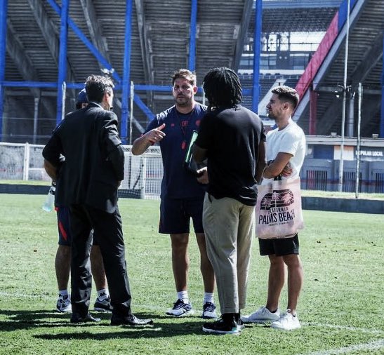 “VOY A VOLVER LA SEMANA QUE VIENE. 

Acercaré dinero para reforzar el plantel. Tengo pendiente una charla con Damián #Ayude para planificar el equpo”. 

🎙️ Marcelo #Moretti en #MundoAzulgrana
