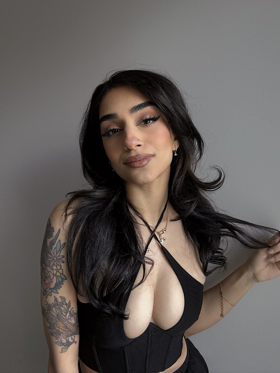 saira 🦇༉‧₊˚. tweet media