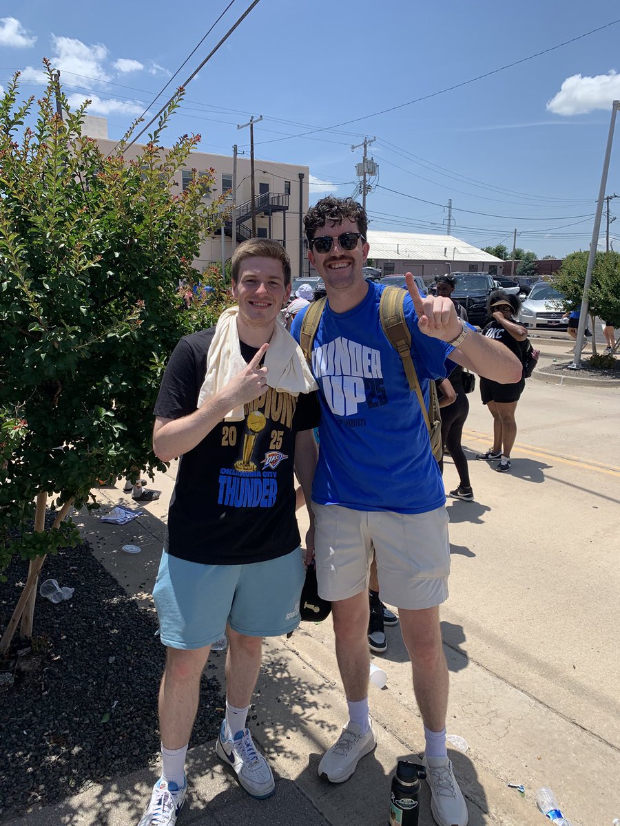 jacobushong's tweet photo. @Three_Cone It was great to meet you bro! Love how much you love this team. Honorary Oklahoman for sure https://t.co/uCJjkJojIk