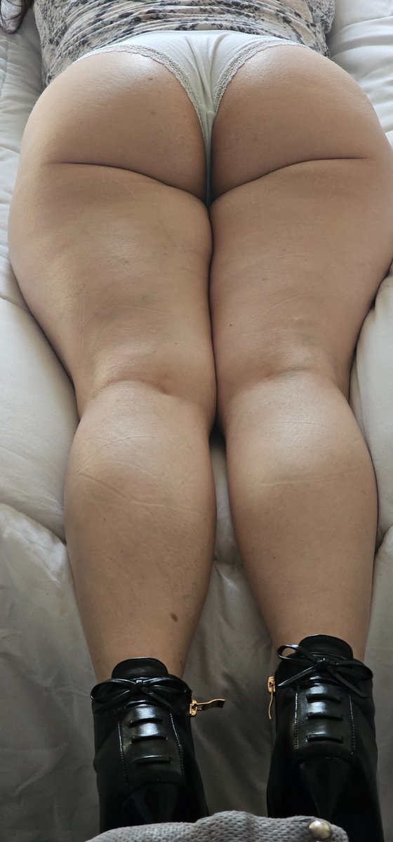 Uffffff miren nomas que nalgotas!