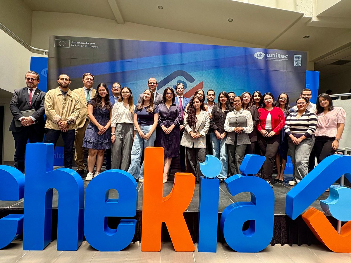 RichardBarathe's tweet photo. Hoy lanzamos #Chekiá, una herramienta para verificar información en tiempo real durante el proceso electoral.

Desde el @PNUDHonduras, @UEenHonduras y @UNITEC_hn reafirmamos nuestro compromiso de contribuir al fortalecimiento de una ciudadanía informada.  https://t.co/MGRDNuLzah https://t.co/hunkqJ8dSm