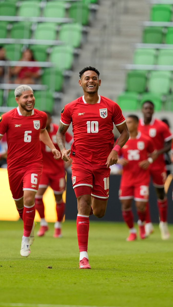 ¡HAT TRICK! ⚽⚽⚽

Ismael Díaz de penal marca el tercer gol de Panamá.

5 goles en Copa Oro 2025.

#EstoyMareaRoja 📸 <a href="/GoldCup/">Gold Cup</a>
