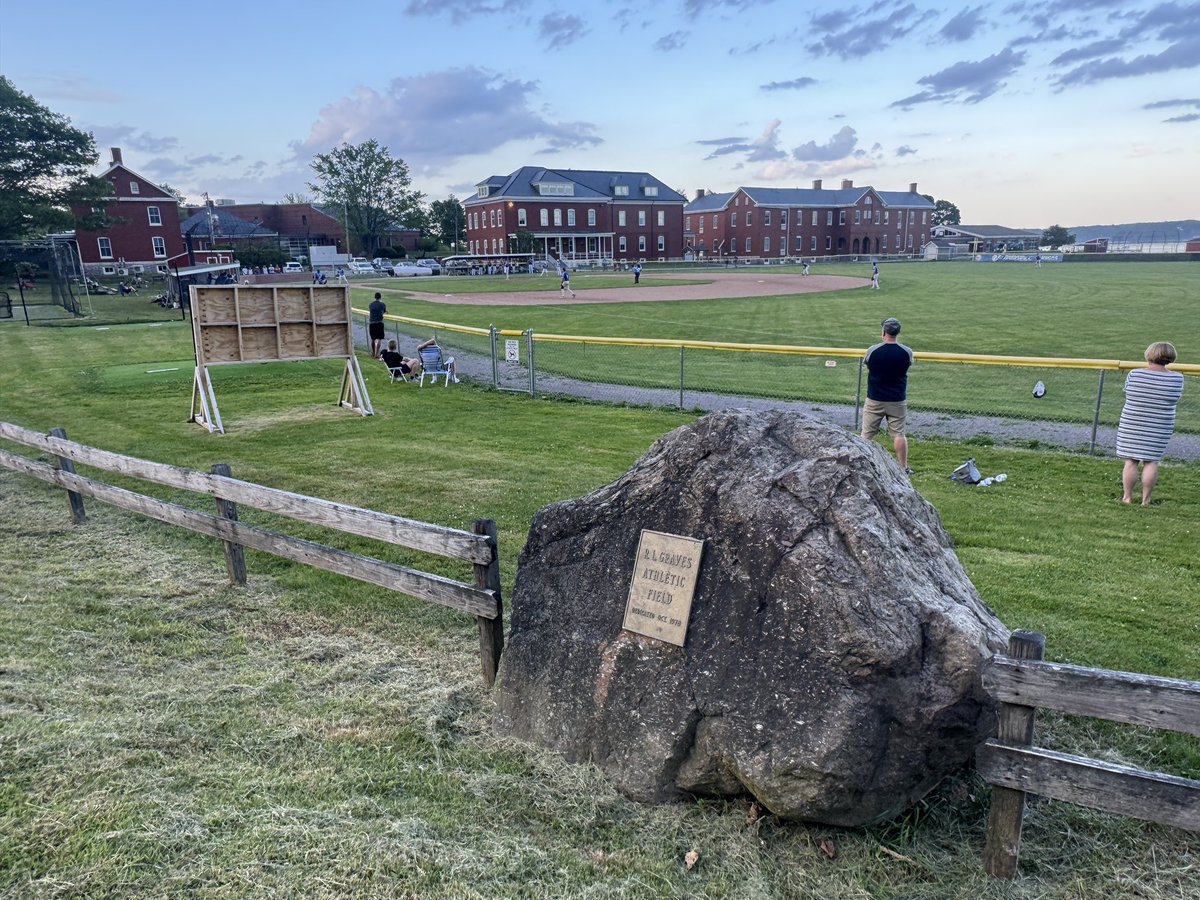 dcwelch_24's tweet image. Amazing setting for summer collegiate, wood bat baseball. Too bad lightning and rain suspended the game.