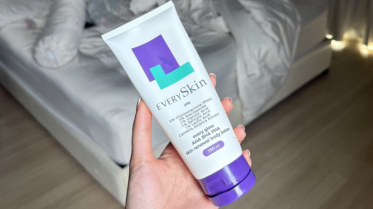 ตอนนี้สิวที่หลัง,ก้นคือหายหมดไม่ขึ้นแล้ว รอยสิวก็เหลือแค่จางๆ มันแบบดีใจมาก😭 จากตอนแรกโคตรท้ออาบน้ำสะอาดแค่ไหนก็ไม่หายเข้าใจปะ55555 ตัวนี้ของหมอเต๋าคือดีจริง อยากให้ลอง