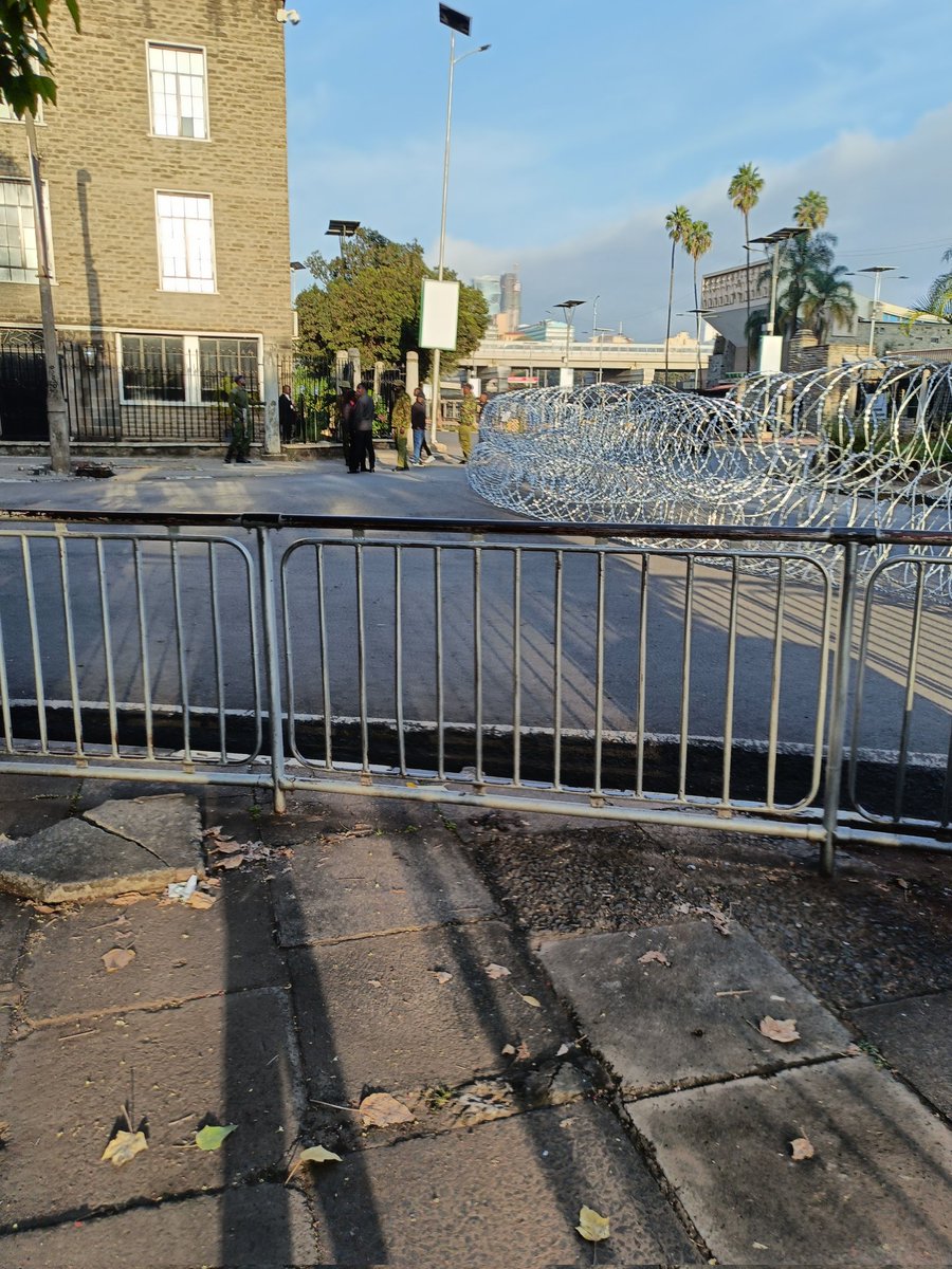 TheBrooder's tweet photo. The thing is, those men and women in uniform you're praising DON'T keep us all safe and secure. Our homes aren't barricaded to protect us, but today, you've barricaded Parliament and blocked roads into Nairobi CBD to protect yourselves. Who do you need protection from and why? https://t.co/CjSTcB3tuj
