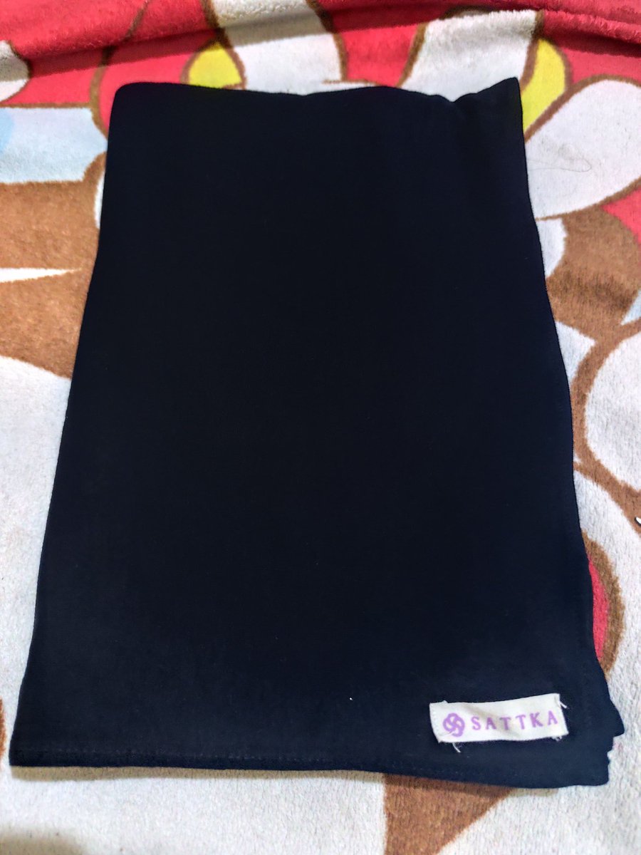 addictedmyboyf's tweet photo. Preloved Pashmina Sattka Warna Hitam Good Condition 
Price : 45k
Bisa Via Oren 🍊
Lok Jak-Ut
#zonauangᅠ #zonajajan️️ #wts #wts #wanttosell #preloved https://t.co/q2rvH72QuH