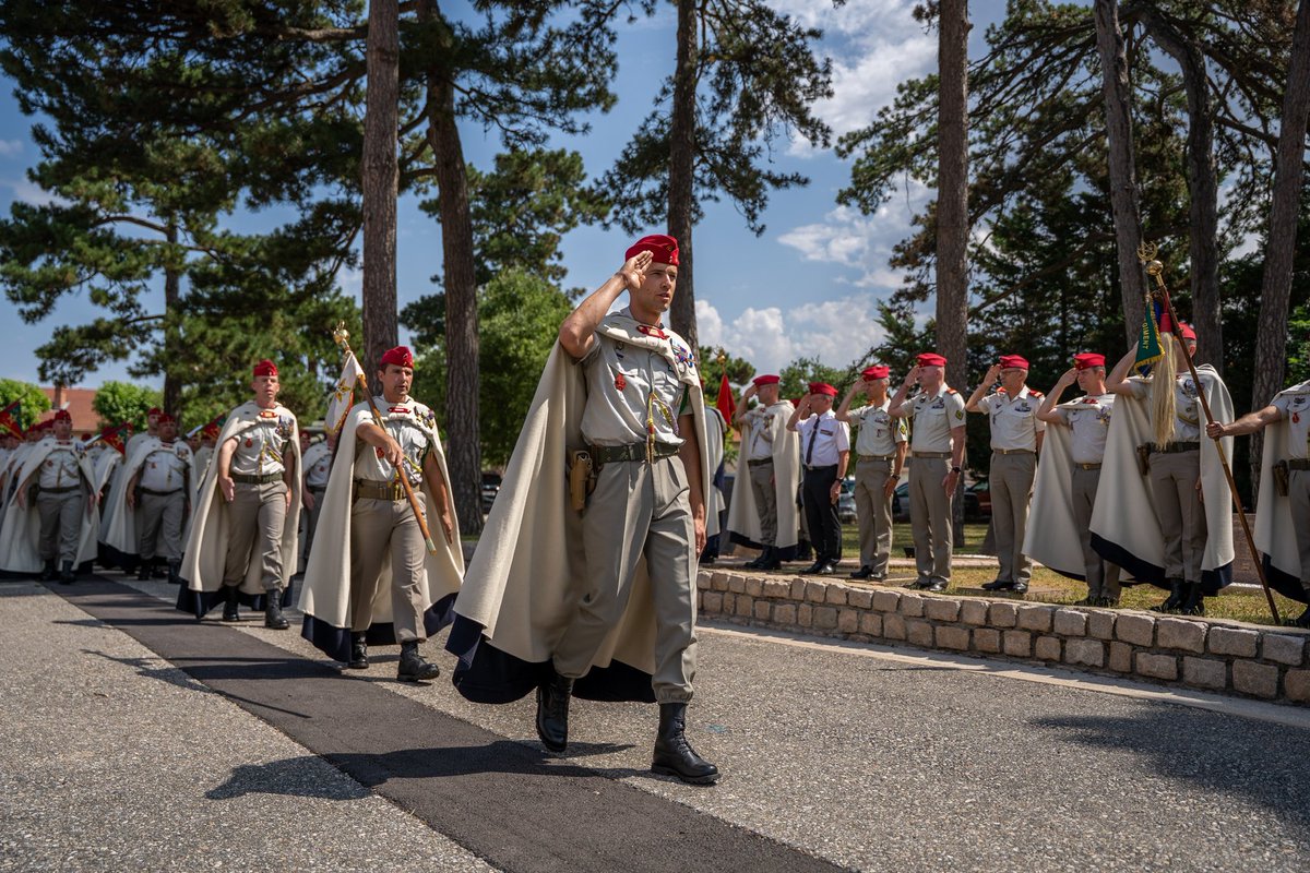 Chef de corps du 1er régiment de spahis (@1erspahis) on Twitter photo Passation de commandement de l'escadron de commandement et de logistique du <a href="/1erSpahis/">Chef de corps du 1er régiment de spahis</a>. Après deux années intenses et exigeantes, du Liban au CENTAC et sur toutes les actions du régiment, bonne chevauchée au capitaine Thomas et baraka à son successeur, le capitaine Jérémy ! Passation de commandement de l'escadron de commandement et de logistique du <a href="/1erSpahis/">Chef de corps du 1er régiment de spahis</a>. Après deux années intenses et exigeantes, du Liban au CENTAC et sur toutes les actions du régiment, bonne chevauchée au capitaine Thomas et baraka à son successeur, le capitaine Jérémy !