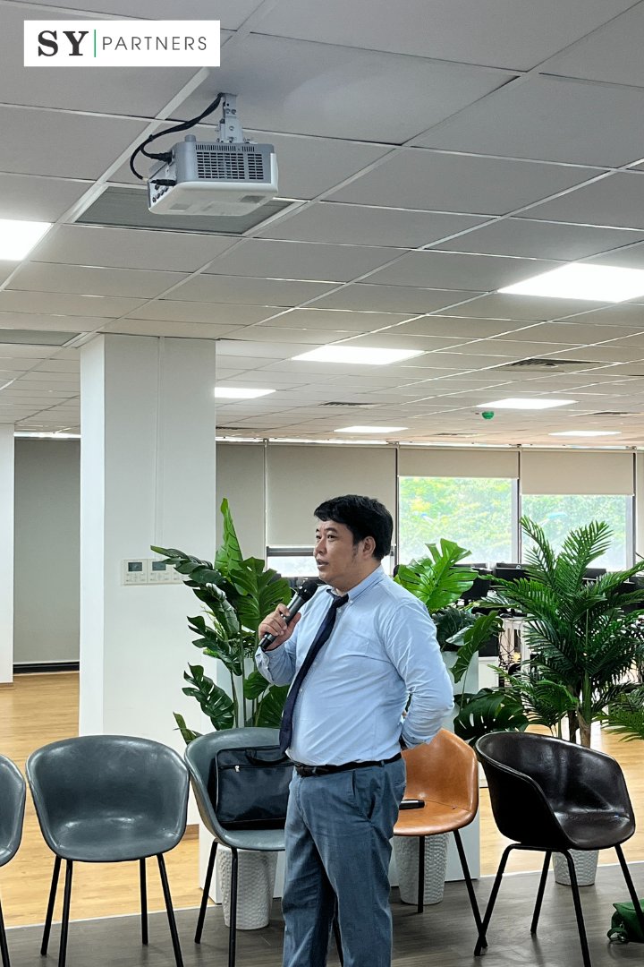 SYPartners_VN's tweet photo. セキュリティ意識向上に向けたトレーニングの取り組み

SY Partnersでは、社員のセキュリティ意識向上のため、専門講師を招いて研修を実施しました。
実例を交えた講義で「セキュリティファースト」の文化を学び、実務に活かせる知識を習得。
今後も継続的な教育で、安全な組織づくりに取り組みます。 https://t.co/T68BHTfDKM