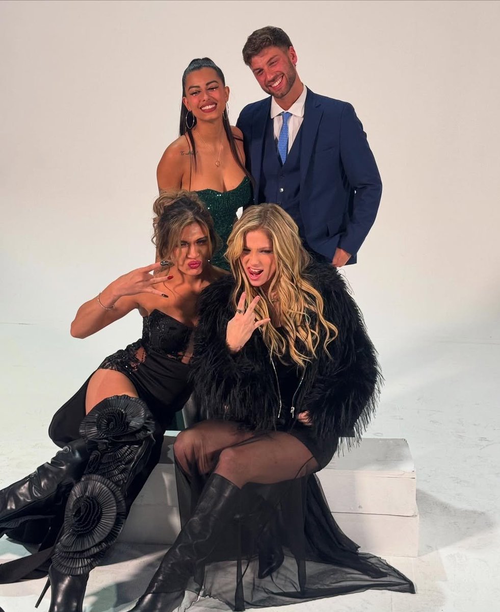 lucianaupdate's tweet image. Juntos por siempre...
FIN 🔱