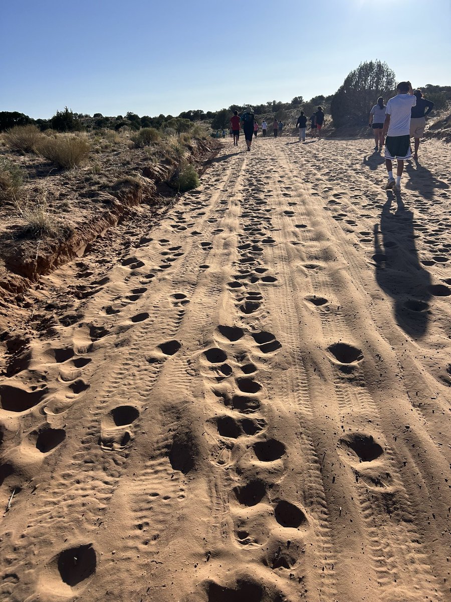 cin_cinnabon's tweet photo. Omgeee…. I could feel the altitude w/ my breathing. I’m so out of shape but I did it! JMI in Coppermine w/ trees & sandy trail! #JustMoveIt https://t.co/LBKJNvDgjF