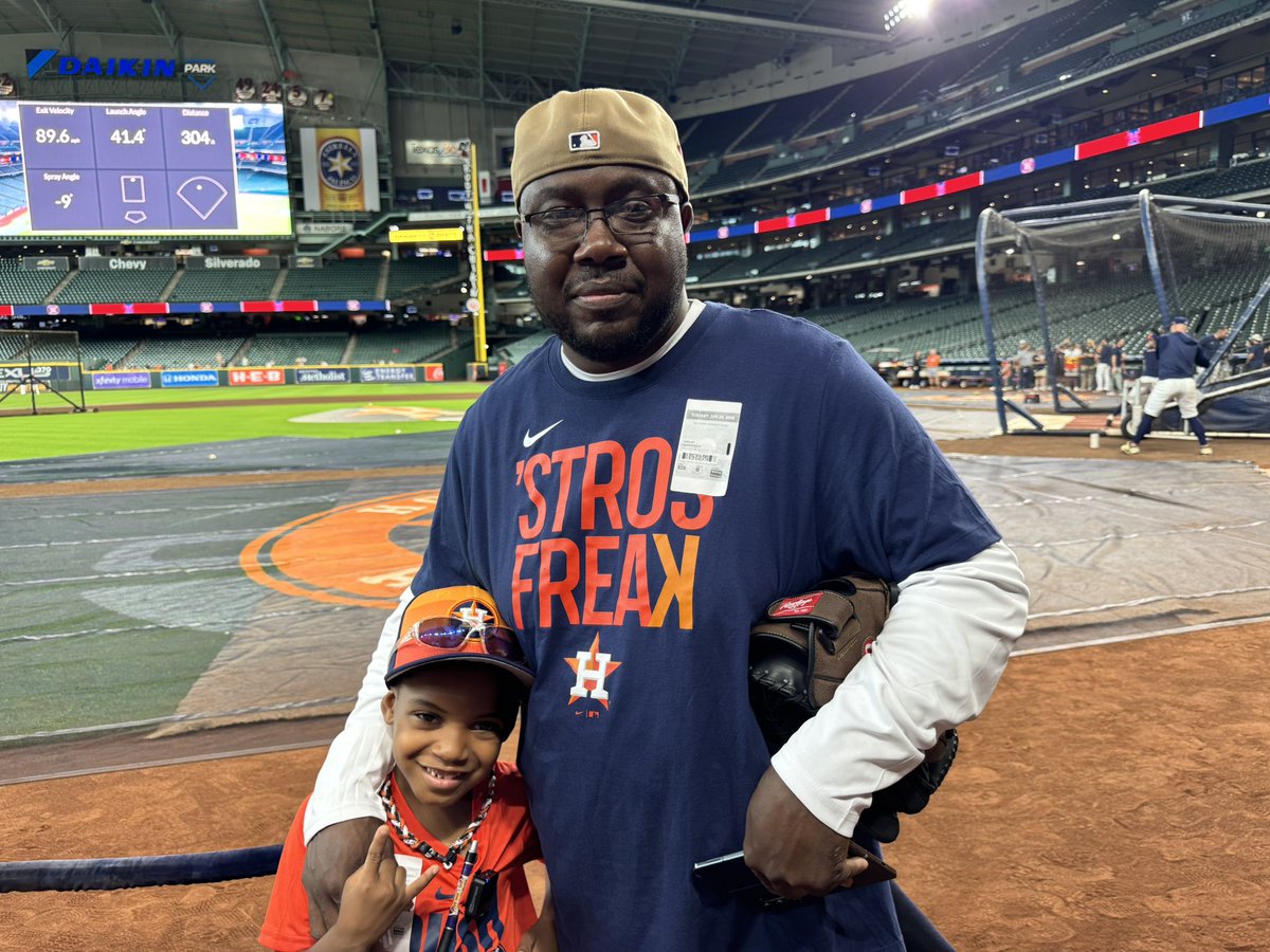 Htown Wheelhouse™️2X World Series Champs '17, '22 (@htownwheelhouse) on Twitter photo Brought my business partner and his son to BP! Thank you Rafael! We appreciate the experience! Wheelhouse Media Company in tha house!
<a href="/astros/">Houston Astros</a> Brought my business partner and his son to BP! Thank you Rafael! We appreciate the experience! Wheelhouse Media Company in tha house!
<a href="/astros/">Houston Astros</a>