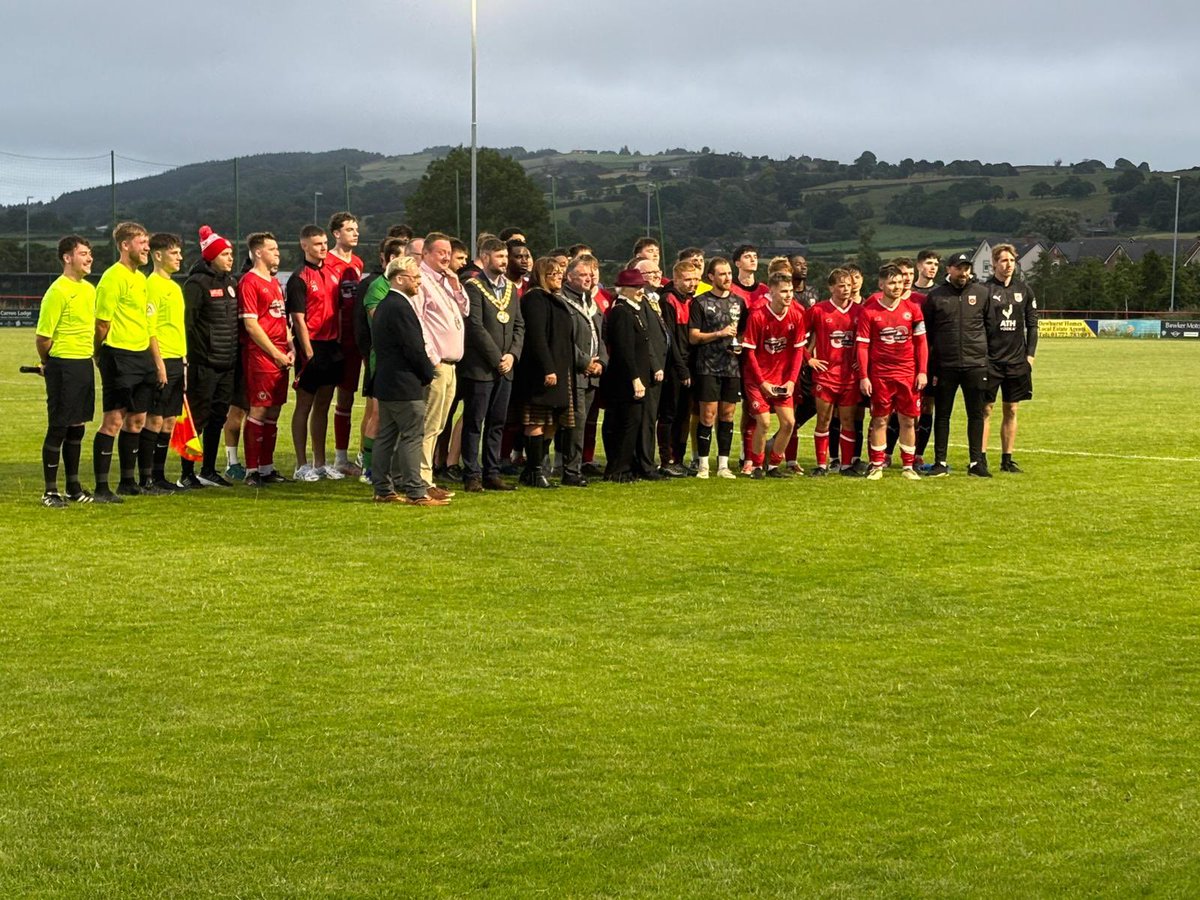 derekb1970's tweet photo. Great night at @LongridgeTownFC charity game against @chorleyfc in aid of @DementiaUK great to see local residents out in force to support this awful disease that affects many families https://t.co/wQZuQ9hLxA