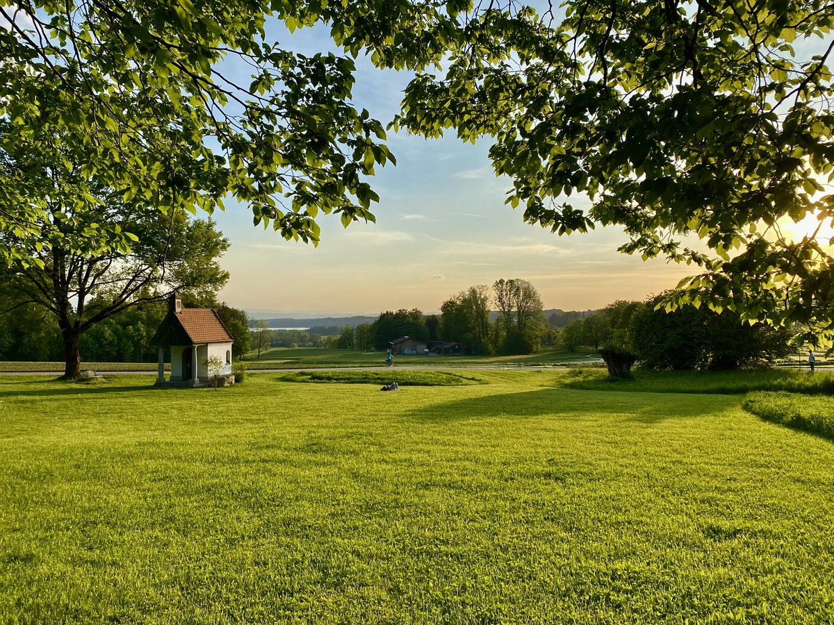 An Guadn Moang ausm Steirischn ☕️

Da Michi rumblt Heit ins Chiemgau auf Bad Endorf zwengs an Radlurlaub 🚴🏽

Oiso Obacht gebn de next Wochn, da Michi geht im Boarischn um ☺️

Jetza Ind Heh mim Kaffäähaferl und Eich an gschmeidign Mittwoch gwünscht ☕️🤗

#ZruckDahoamImBoarischn