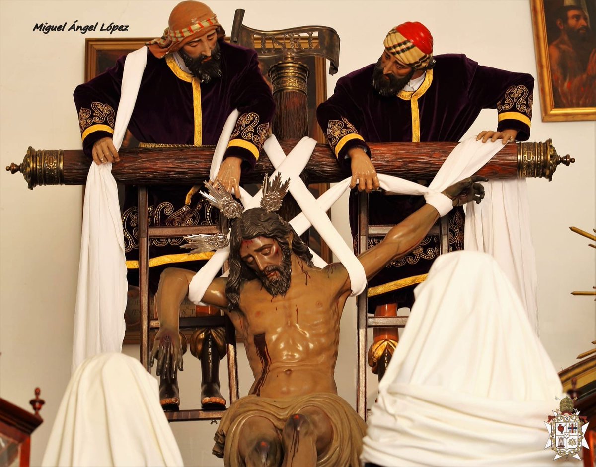 - MIÉRCOLES DE QUINTA ANGUSTIA -

Abraham creyó lo que el Señor le decía y, por esa fe, el Señor lo tuvo por justo, e hizo una alianza con él.
El Señor se acuerda de su alianza eternamente.
Por sus frutos los conocerán.

📸 Miguel Ángel López.