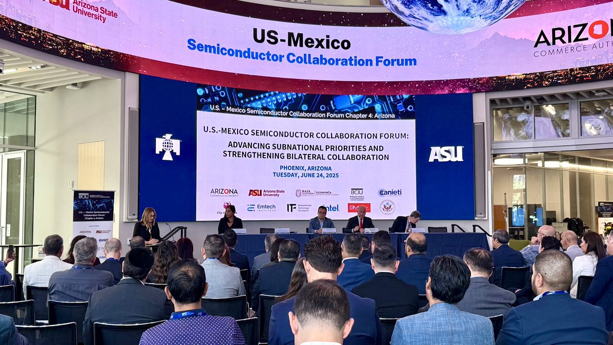 At the U.S.–Mexico Semiconductor Collaboration Forum in Phoenix, we witnessed powerful momentum to deepen subnational ties and build a resilient, North American semiconductor ecosystem.

Great to connect with <a href="/LauraGlezEDOMEX/">Laura González</a> , Secretary of Economic Development of the State of