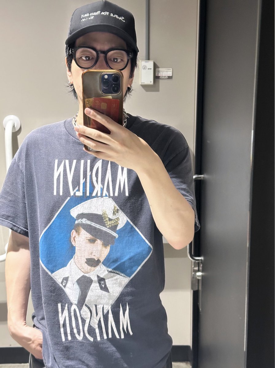 バンドマンたるもの夏はやっぱバンTでしょ！