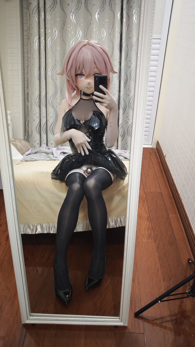 5000关注了，那就来贞操锁挑战好了，第一次搞这个也不是很懂😇
一个点赞+5h
一个转发+10h
一个评论+15h
一个关注+20h（现在5051）
时间截止到6/27晚上23:59