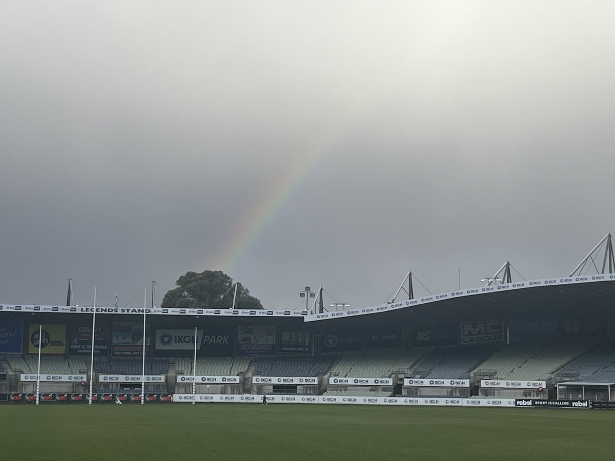 tony_debolfo's tweet image. A rainbow over the old ground.
#omen
