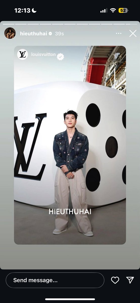 hoihientheHTH's tweet photo. | HIEUTHUHAI’s IG UPDATE |
Cậu bạn nhà mình re-up lại story của Louis Vuitton, Hiếu có đang ngắm lại và cảm thấy bản thân mình đẹp không 🤭🤭

@louisvuitton
HIEUTHUHAI in Paris for LVMenSS26
#HIEUTHUHAIxLVMenSS26 https://t.co/yEqWjOHf5N
