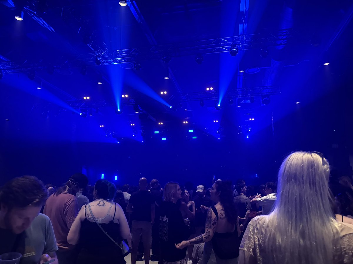 pomnings's tweet image. today zina nation hangs out in the back of the venue #firsttimeever