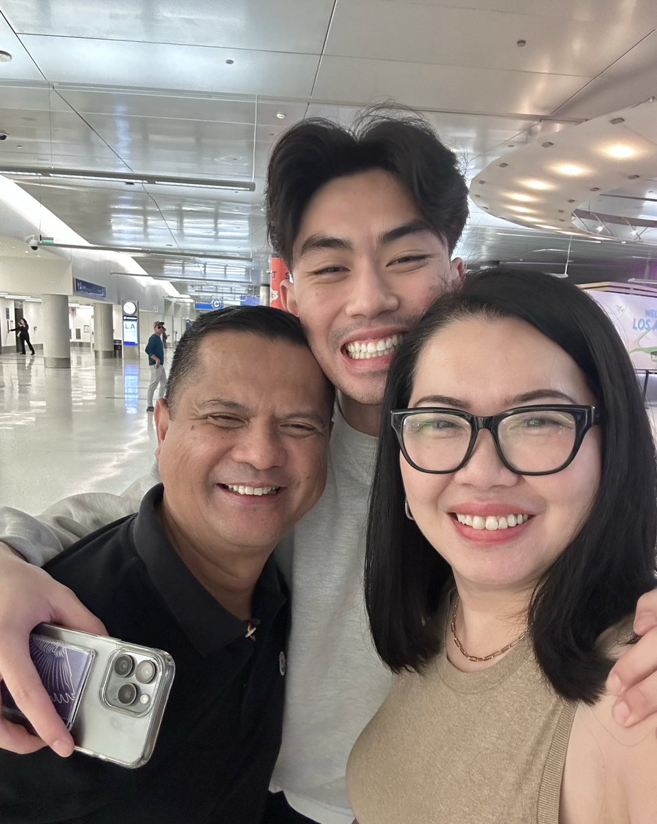 ayettedcastro's tweet photo. And just like thatβ¦ offspring no. 1 is back! 10 days with Brian = 10 days of joy π #WelcomeHome #FamilyFirst #UAAPathlete #BrianCastro #OBF https://t.co/XC0rOrEep5