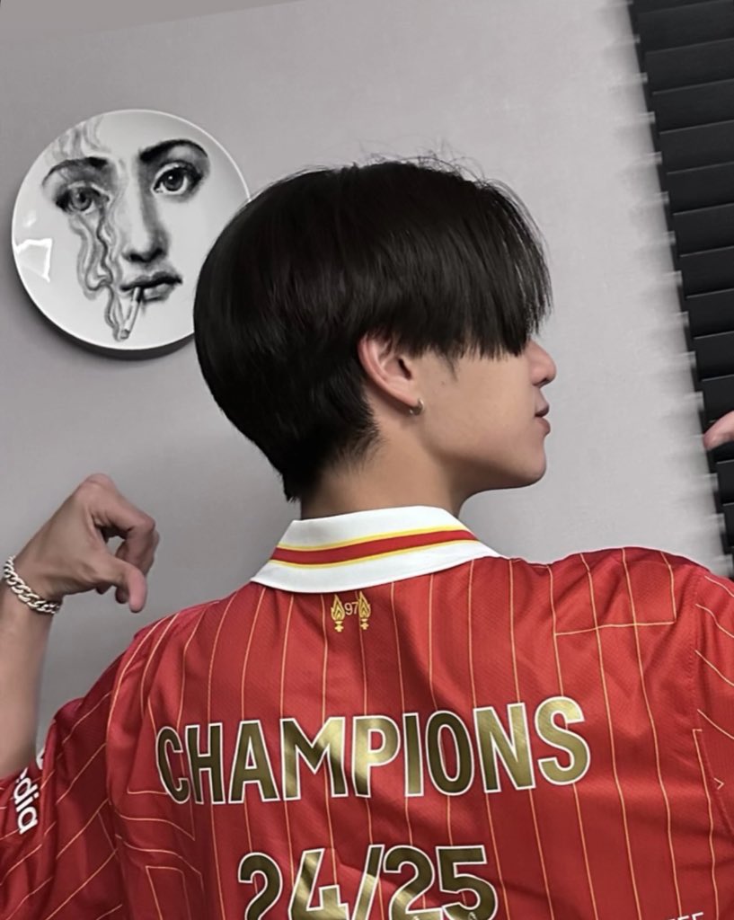 kitty_j3no's tweet photo. Santa's Pov: Você acabou de sair do banho, deitou na cama e seu namorado veio todo feliz te mostrar a camisa de time nova que ele comprou. ♡
#PerthSanta https://t.co/THrbFpk0Ct