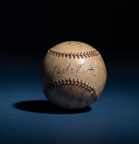 Freeman’s | Hindman Auction Includes Ruth, Jordan Autographs, Vintage Cards &gt;&gt;&gt; sportscollectorsdaily.com/freemans-hindm…