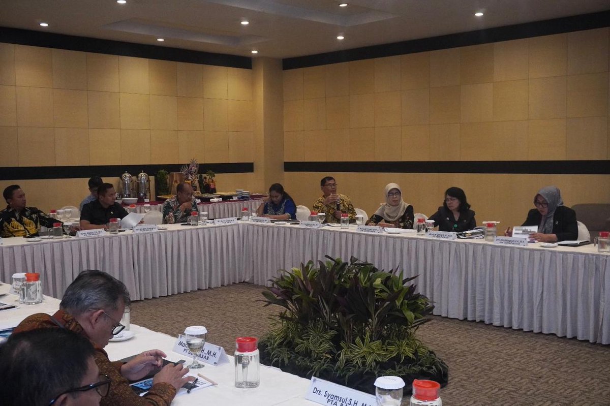 Konrad-Adenauer-Stiftung Indonesia (@kasindonesia) on Twitter photo A brief look into our ongoing workshop: "Implementation of the Code of Ethics and Code of Conducts for Judges", taking place in Denpasar (June 24 to 26) – in partnership with <a href="/JimlyOf/">Jimly School of Law And Government</a> and <a href="/BPSDMkemendagri/">BPSDM.Kemendagri</a> 😊🤝 A brief look into our ongoing workshop: "Implementation of the Code of Ethics and Code of Conducts for Judges", taking place in Denpasar (June 24 to 26) – in partnership with <a href="/JimlyOf/">Jimly School of Law And Government</a> and <a href="/BPSDMkemendagri/">BPSDM.Kemendagri</a> 😊🤝