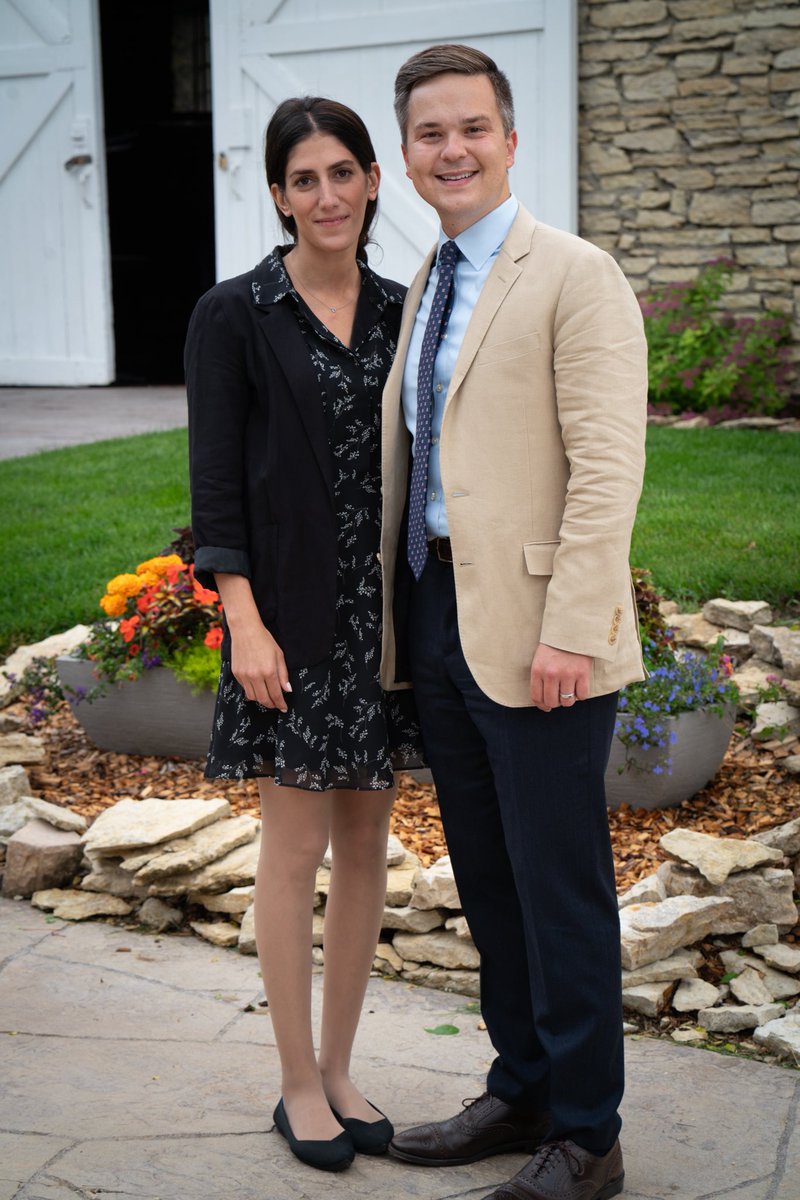 Graduated PCCM fellowship this week - What an incredible journey of growth and learning.  Very grateful for the mentors, patients, and teammates that have shaped me into the physician I am today. Next step is Lung Transplant fellowship <a href="/MayoPCCM/">MayoPCCM</a>!