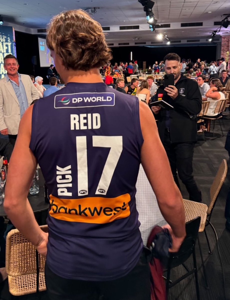 Caro218_'s tweet photo. Congratulations Fremantle. Good job. ๐๐
#foreverfreo #risingstar #murphyreid https://t.co/fQ6wHxaTkN