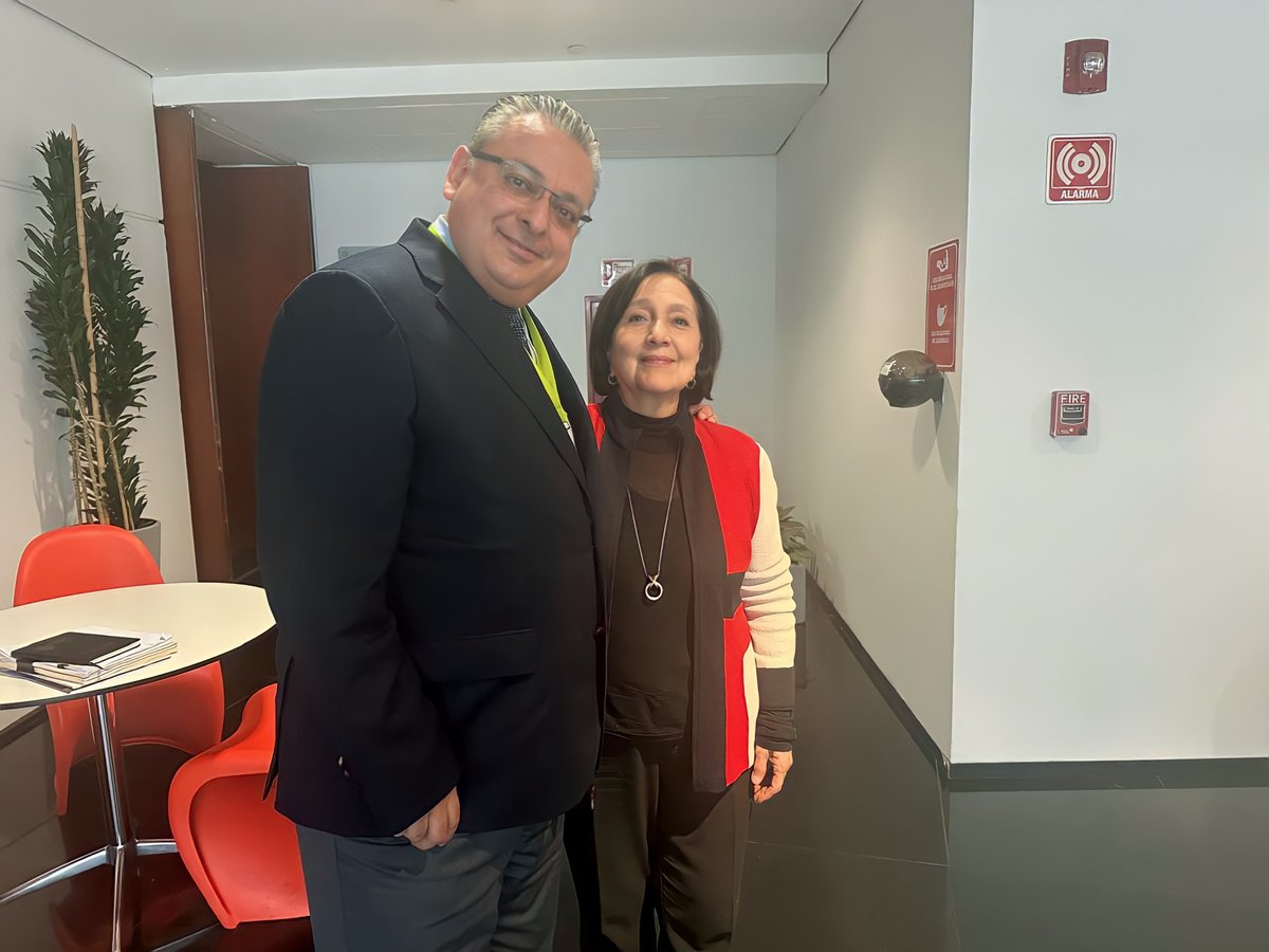 Notariado Mexicano (@notariadomex) on Twitter photo Durante su visita al <a href="/senadomexicano/">Senado de México</a>, el presidente del @NotariadoMex, Not. Ricardo Vargas, platicó con la senadora Amalia García (<a href="/amaliagarciamx/">Amalia García Medina</a>) acerca de actividades de interés para el notariado y el poder legislativo, en beneficio de los mexicanos.
#NotariadoMexicano Durante su visita al <a href="/senadomexicano/">Senado de México</a>, el presidente del @NotariadoMex, Not. Ricardo Vargas, platicó con la senadora Amalia García (<a href="/amaliagarciamx/">Amalia García Medina</a>) acerca de actividades de interés para el notariado y el poder legislativo, en beneficio de los mexicanos.
#NotariadoMexicano
