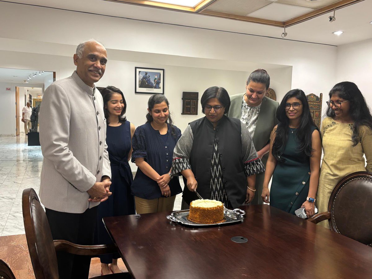 India at UN, NY (@indiaunnewyork) on Twitter photo #IndiaAtUN
Strength of <a href="/IndiaUNNewYork/">India at UN, NY</a> team!
Celebrating women power on International Day of #WomenInDiplomacy today.
#NariShakti #TeamMEA #IndiaAtUN
Strength of <a href="/IndiaUNNewYork/">India at UN, NY</a> team!
Celebrating women power on International Day of #WomenInDiplomacy today.
#NariShakti #TeamMEA