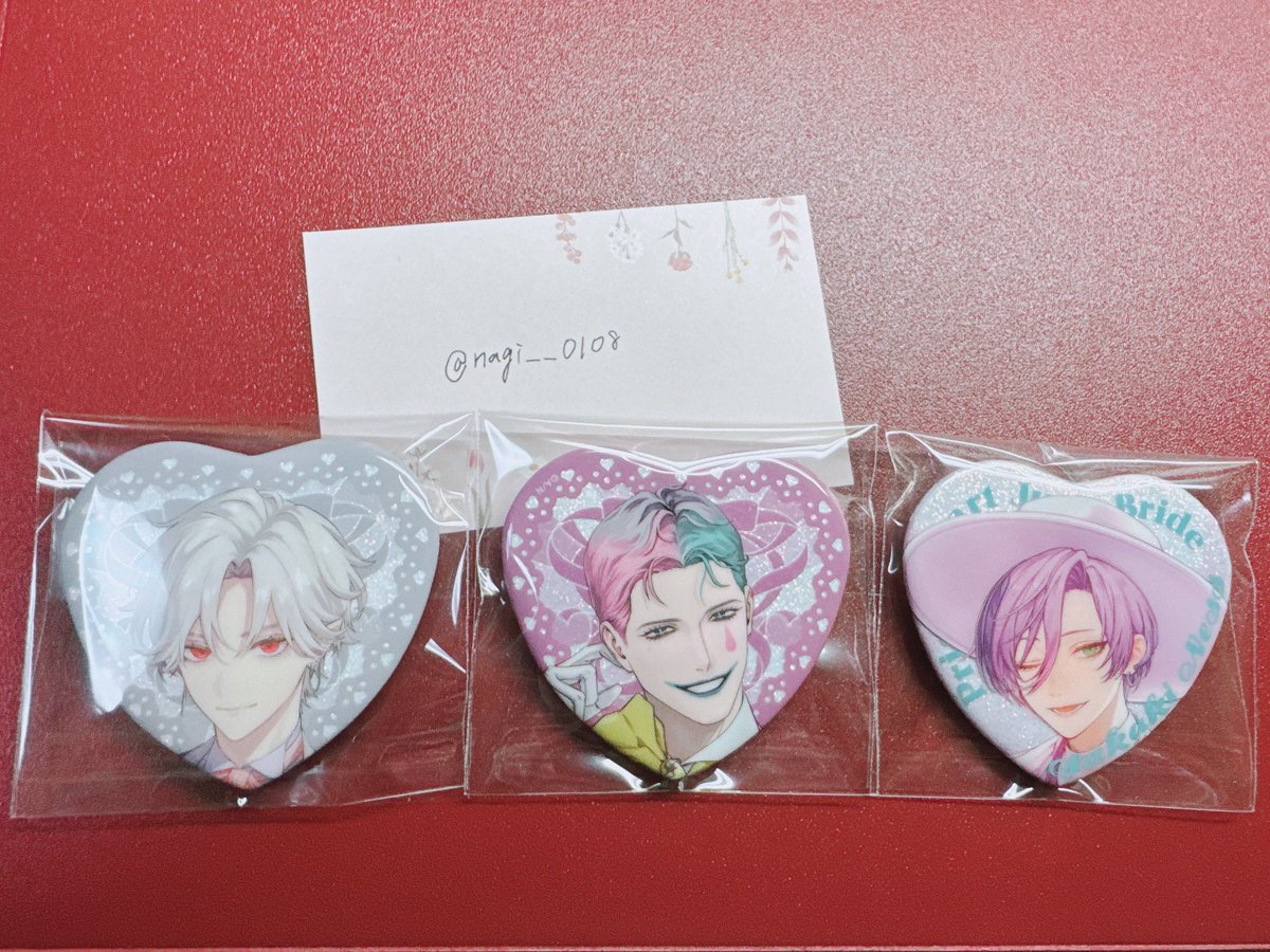 nagi__0108's tweet photo. 【交換】 にじさんじ Prism Heart June Bride 缶バッジ フォト風カード Aグループ ジューンブライド ジュンブラ チェキ 特典 
譲:画像1~3
求:画像4（💖最優先）

郵送、都内手渡し可能です。

3枚目右端のみ初期不良ございますため、ご了承の上お声かけください。 https://t.co/2y852CND84
