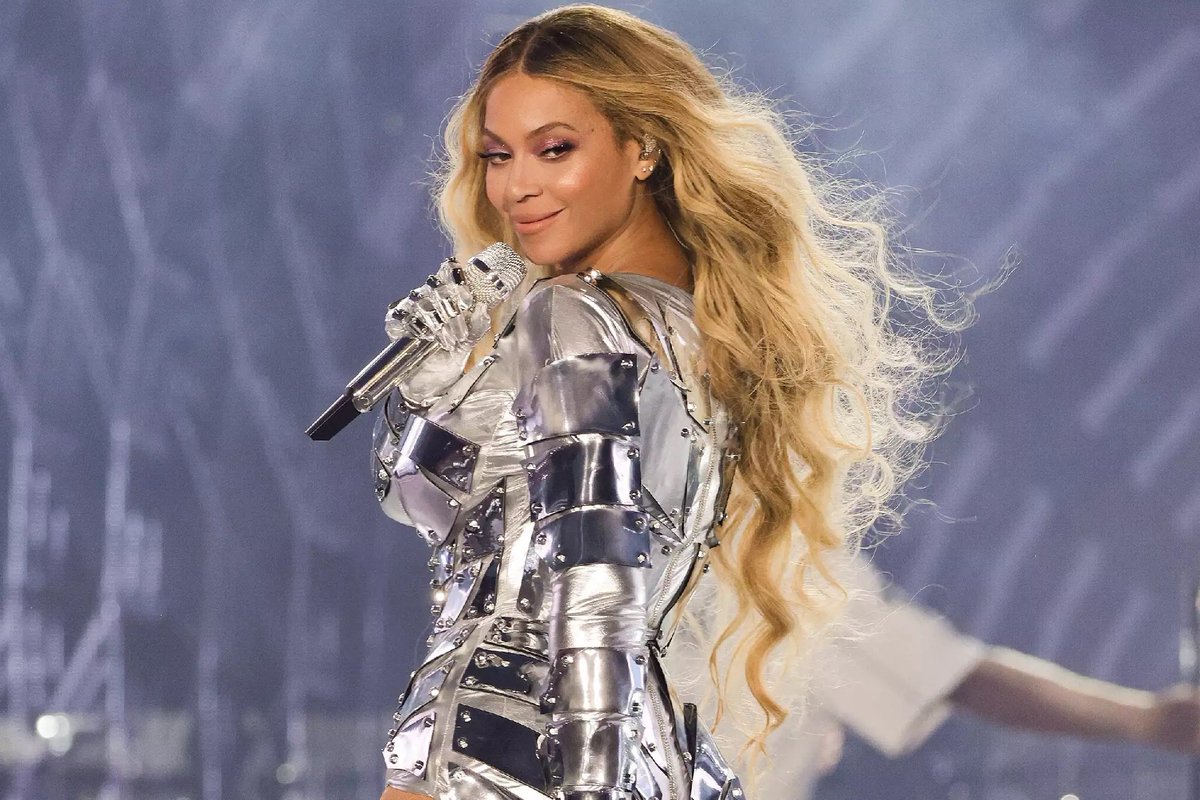 This weekend in Houston. The production is massive—flashing pyrotechnics, rotating stage lifts, a live band with pedal steel and fiddle, and a backing choir that brings down the house. But the most powerful element is ￼ Beyoncé.
More at weekendhouston.net