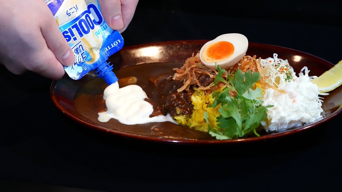 lotte_coolish's tweet photo. ＼まさかの“飲み物”コラボ⁉️／
クーリッシュ🍦×カレーは飲み物。🍛
「「クーリッシュ黒カレー」」

カレーは飲み物。3店舗で7/1(火)～販売開始！
本格欧風カレーにクーリッシュを合わせるとさらにコクが出て、のどごし抜群です✨
詳細はリプライをチェック🔽
@nomimono_co_jp https://t.co/ST1KK1VtoU