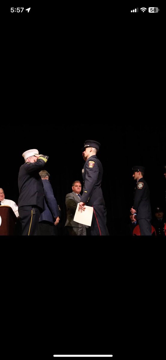 BerkeleyHghtsFD's tweet image. Join us in congratulating FF J. Siksnius, D. Skelly & others of class #25-01 on completing Basic Firefighter Training. Recruits trained all firefighting aspects, including suppression, hazardous materials, confined space rescue awareness, extrication & engine & ladder operations.