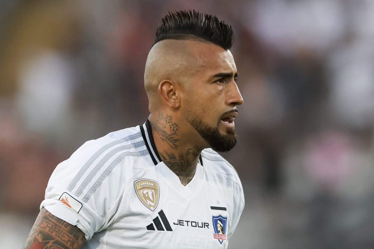Pato Figueroa (@soypatofigueroa) on Twitter photo CONFIRMADO. Arturo Vidal fue suspendido por dos fechas tras la última tarjeta roja que recibió y se perderá los duelos ante la UC y el Superclásico ante la U. <a href="/rod_herrera/">ROD HERRERA 🦊</a> CONFIRMADO. Arturo Vidal fue suspendido por dos fechas tras la última tarjeta roja que recibió y se perderá los duelos ante la UC y el Superclásico ante la U. <a href="/rod_herrera/">ROD HERRERA 🦊</a>