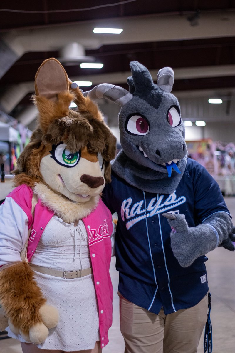 paige_probably's tweet image. me and @abyss_atlas had fun at the goblin market a couple weekends ago!