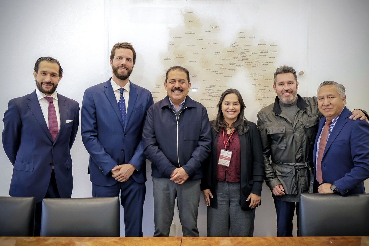 secti_edomex's tweet photo. El Srio. Miguel Ángel Hernández Espejel, el Coordinador de Asuntos Internacionales, José Pablo Montemayor Camacho y Christian Valero Rosé de la Universidad Europea se reunieron para generar alianzas estratégicas que impulsen la educación media superior y superior en el extranjero https://t.co/YvwZKdvAJv