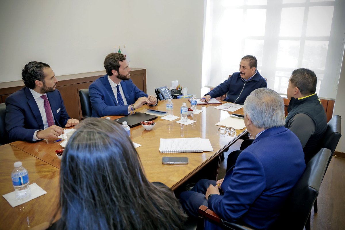 secti_edomex's tweet photo. El Srio. Miguel Ángel Hernández Espejel, el Coordinador de Asuntos Internacionales, José Pablo Montemayor Camacho y Christian Valero Rosé de la Universidad Europea se reunieron para generar alianzas estratégicas que impulsen la educación media superior y superior en el extranjero https://t.co/YvwZKdvAJv