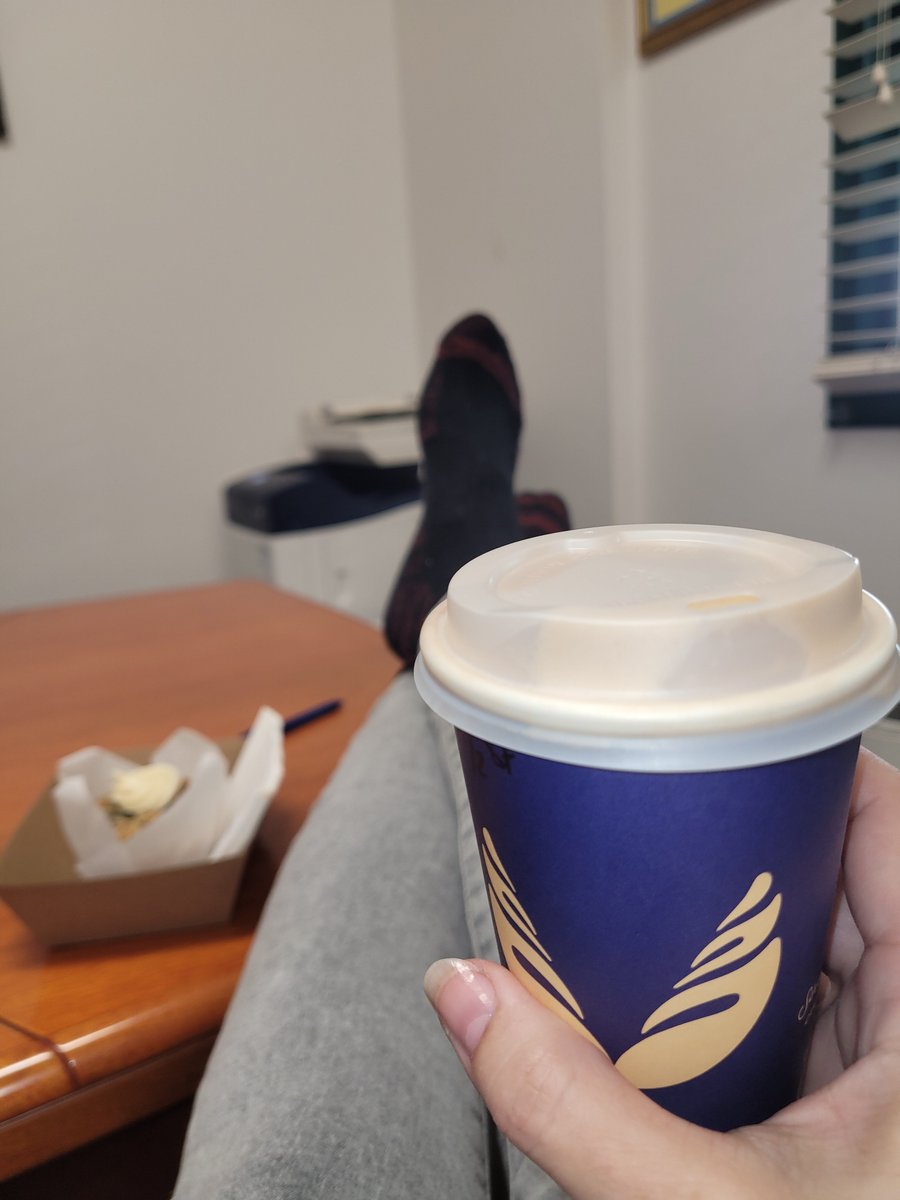 Her_Maj_Borg's tweet photo. Another day in the office.
#MorningTeaTime https://t.co/07jgvsE287