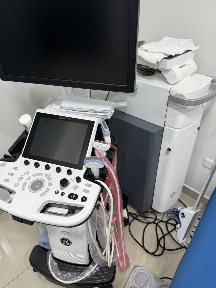 Al terminar urología, pedí 200 mil prestados en Banamex para sobrevivir -según yo- durante el primer año

Comencé con un ultrasonido chino súper básico y operando RTU de “ojito”

El esfuerzo, el trabajo y sobre todo la ética siguen rindiendo frutos

Mi Porsche y Lambo actuales