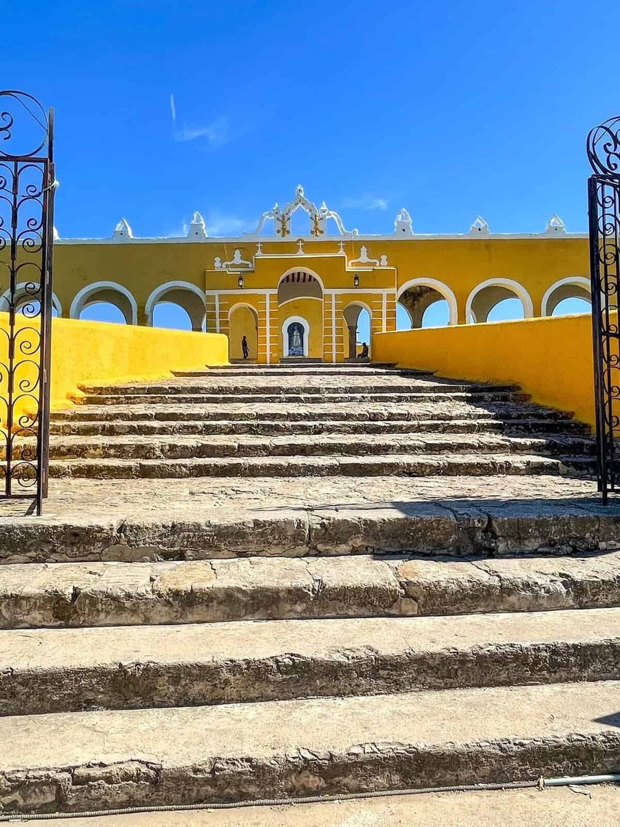 Have your camera ready to capture the eye-catching Yellow City of Izamal, a Pueblos Magicos (Magic Town) on the Yucatan Peninsula...

Read more 👉 bit.ly/4jLEbA6

#Izamal #Mexico #travel
