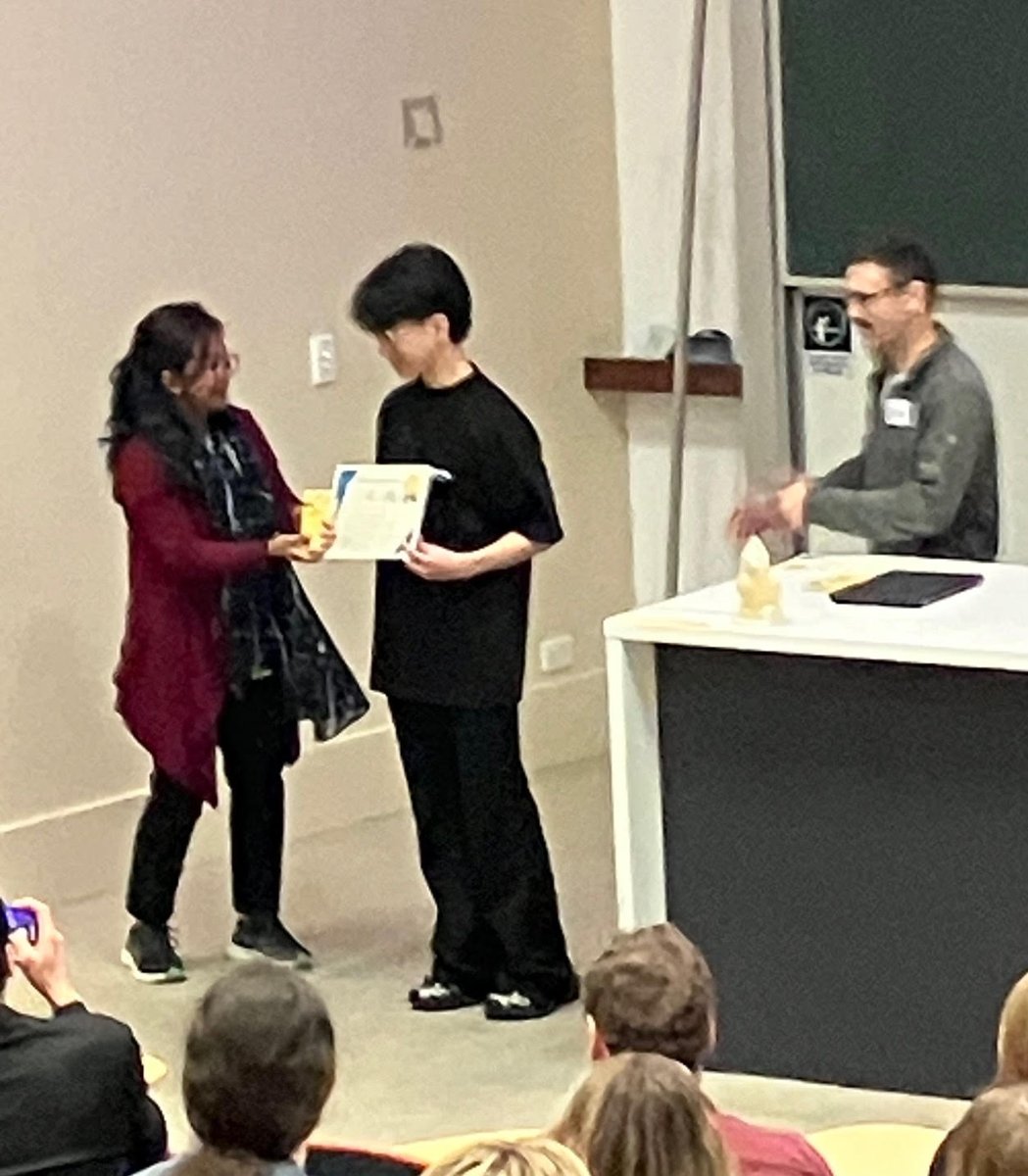 Jones_Research's tweet image. Congrats to Jones Group members, Dat and Corinna, both of whom have won oral presentation prizes at OZOM15 conference @UQ_SCMB Brisbane. #ozchem @ChemistryMonash